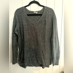 Gap Grey V-Neck Sweater 🩶
